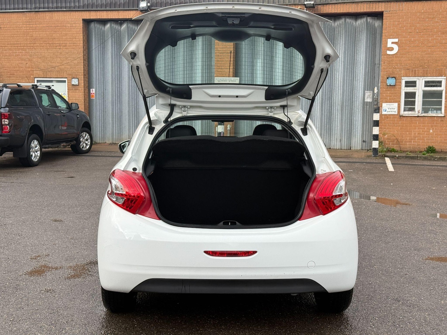 Used Peugeot 208 2013 for sale - 76166972: Photo 53