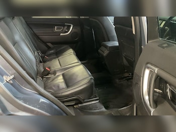 Used Land Rover Discovery Sport 2018 for sale - 76765132: Photo