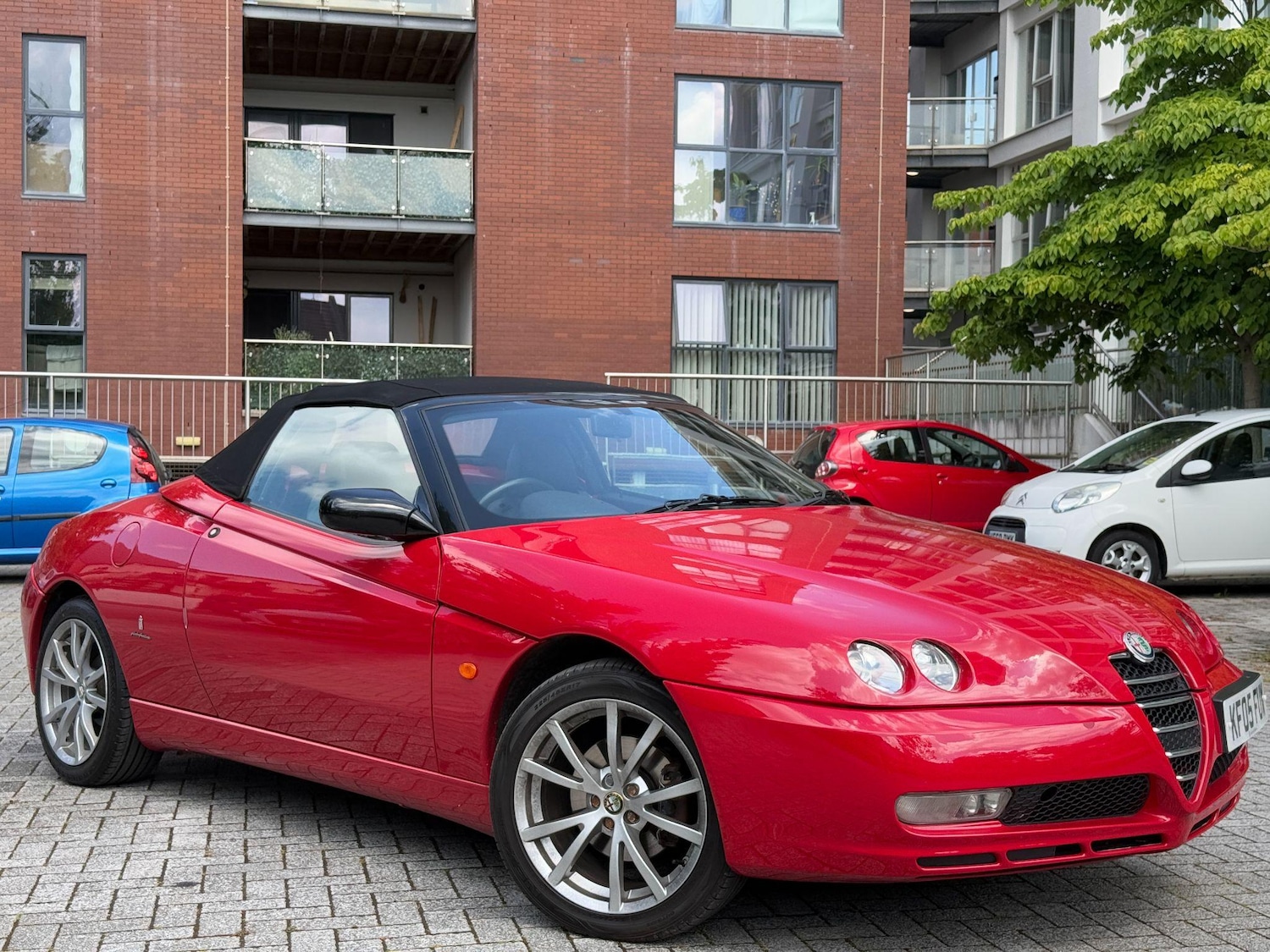 Used Alfa Romeo Spider 2005 for sale - 76152601: Photo 1