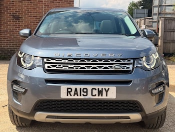 Used Land Rover Discovery Sport 2019 for sale - 79132651: Photo