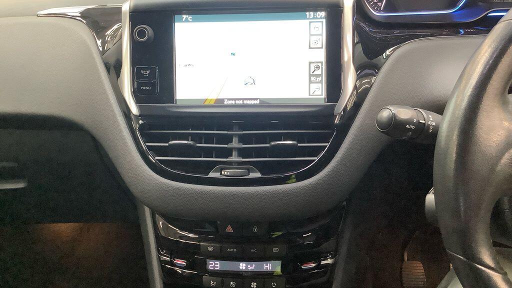 Used Peugeot 208 2013 for sale - 76633529: Photo 2