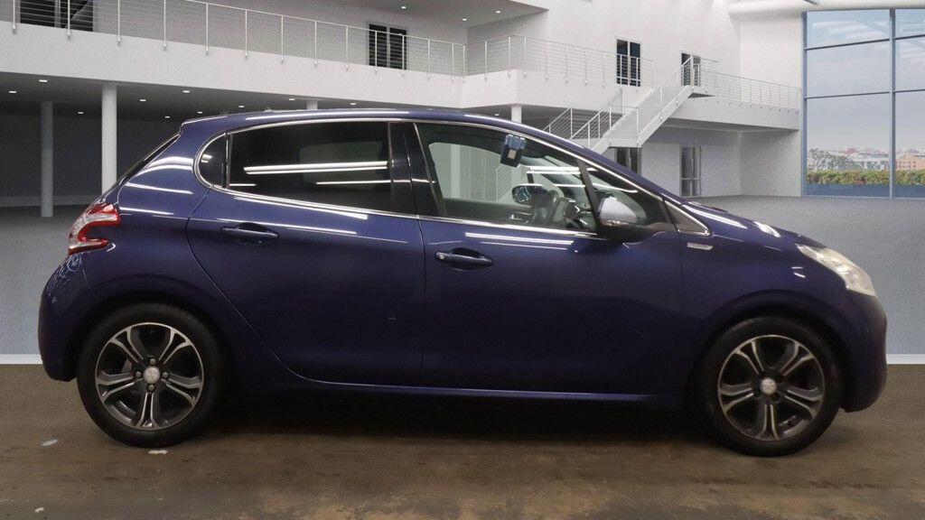 Used Peugeot 208 2013 for sale - 76633529: Photo 8