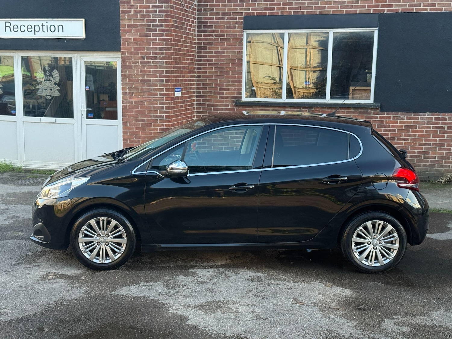 Used Peugeot 208 for sale - 76990479: Photo 25