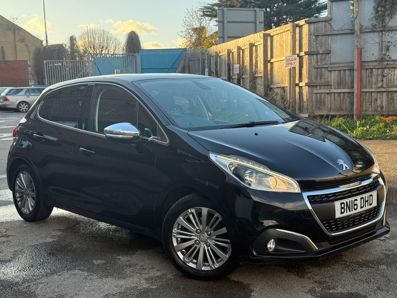 Used Peugeot 208 for sale - 76990479: Photo 3