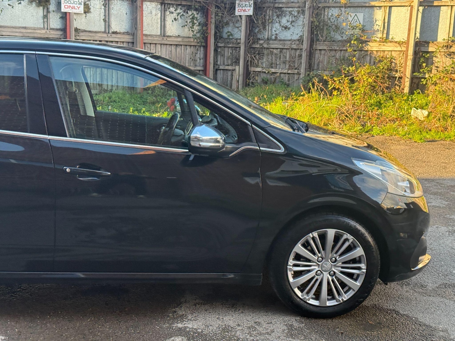 Used Peugeot 208 for sale - 76990479: Photo 32