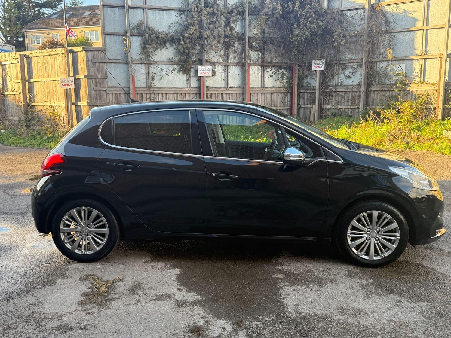 Used Peugeot 208 for sale - 76990479: Photo 34