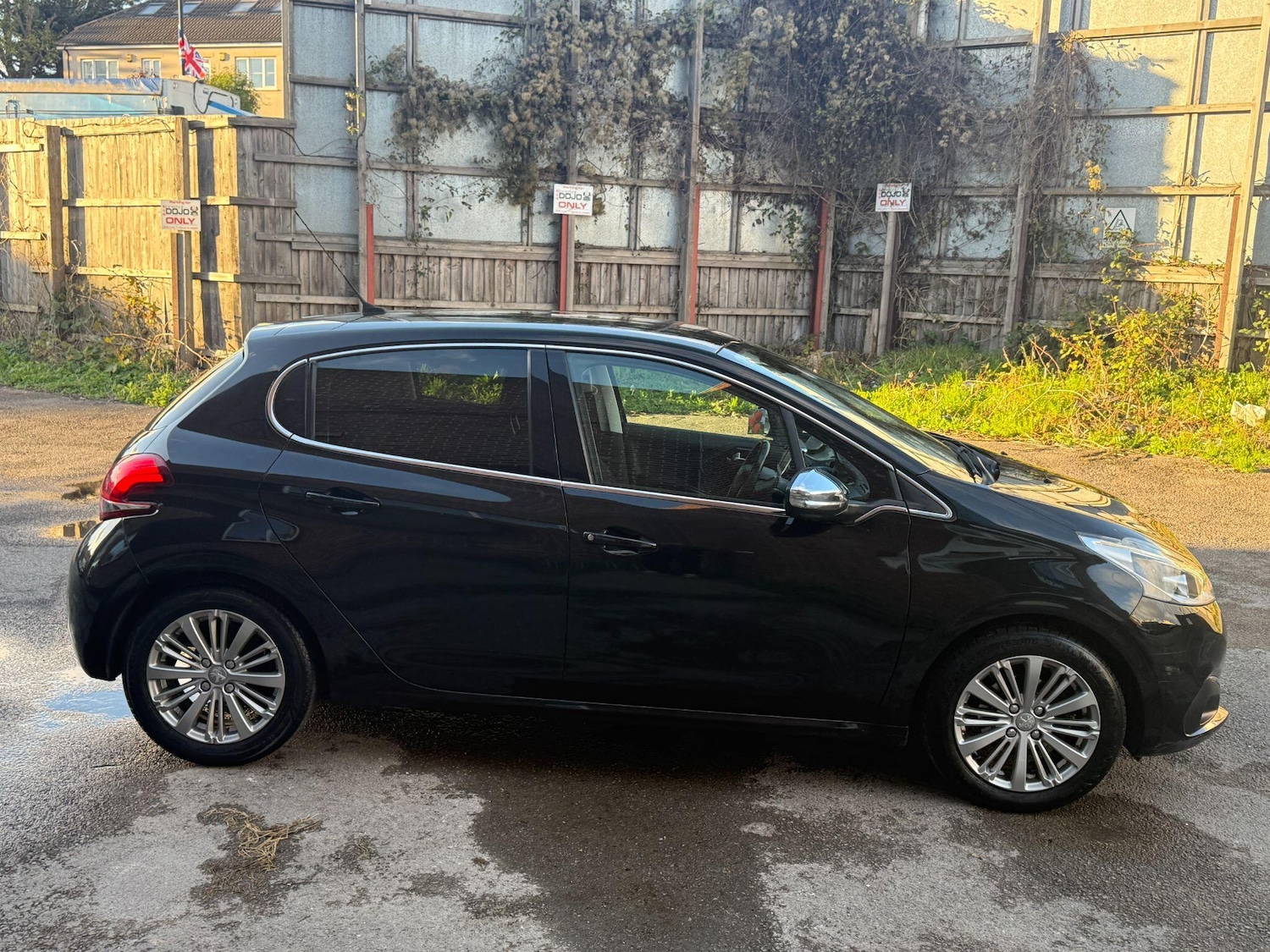 Used Peugeot 208 for sale - 76990479: Photo 35