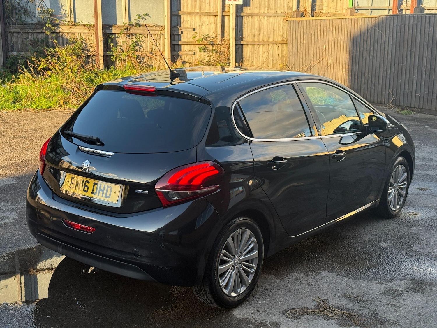 Used Peugeot 208 for sale - 76990479: Photo 37