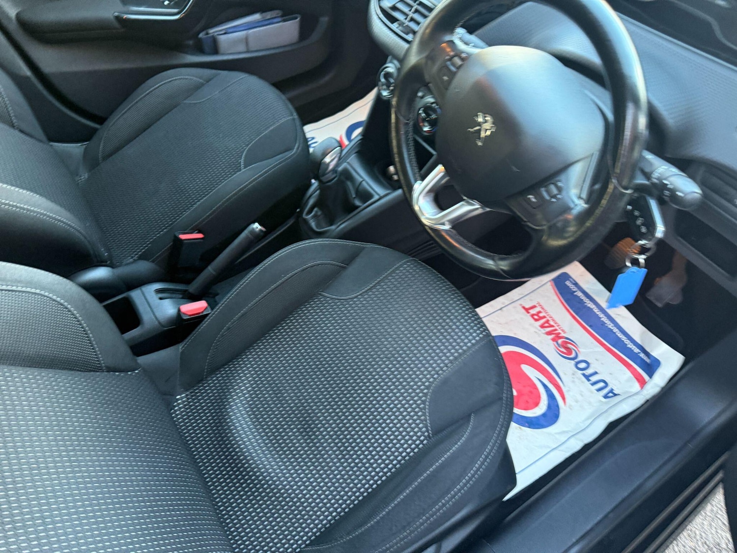 Used Peugeot 208 for sale - 76990479: Photo 48