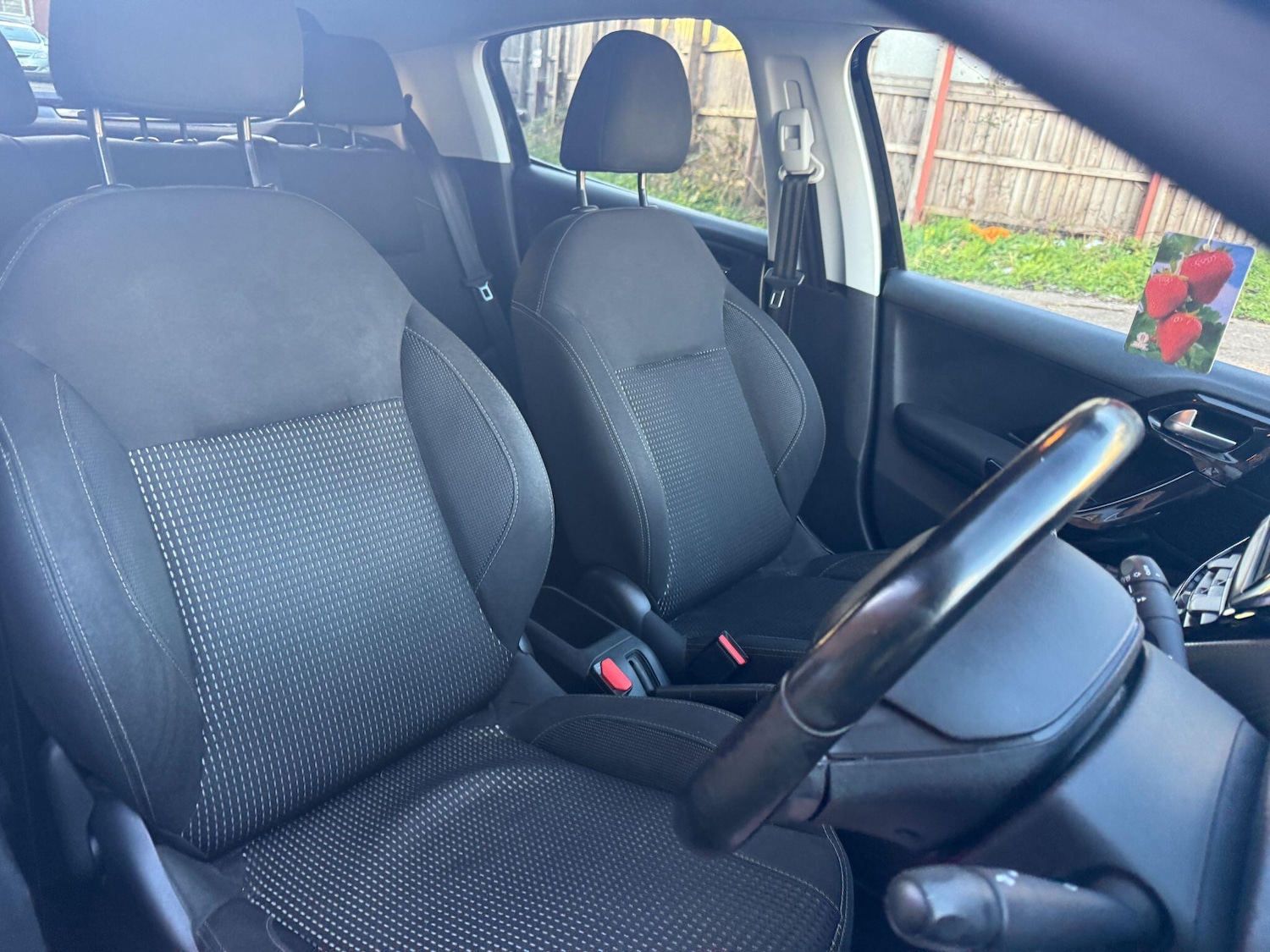 Used Peugeot 208 for sale - 76990479: Photo 52