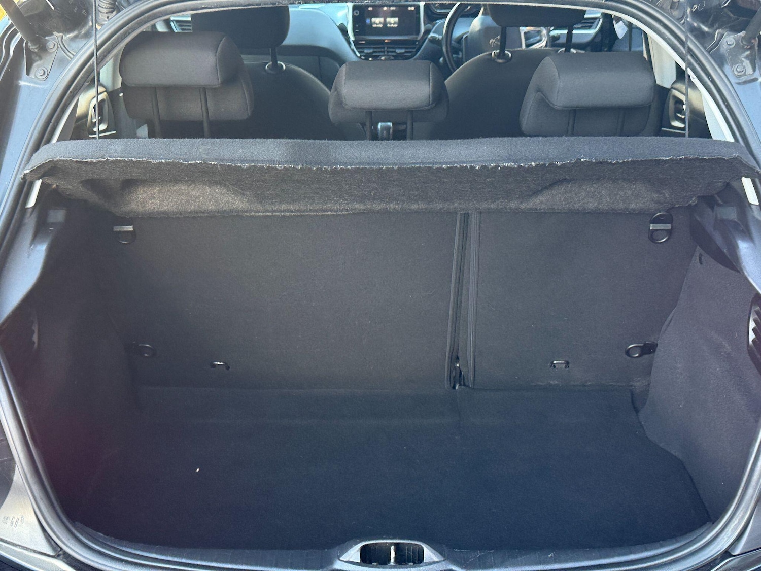 Used Peugeot 208 for sale - 76990479: Photo 60