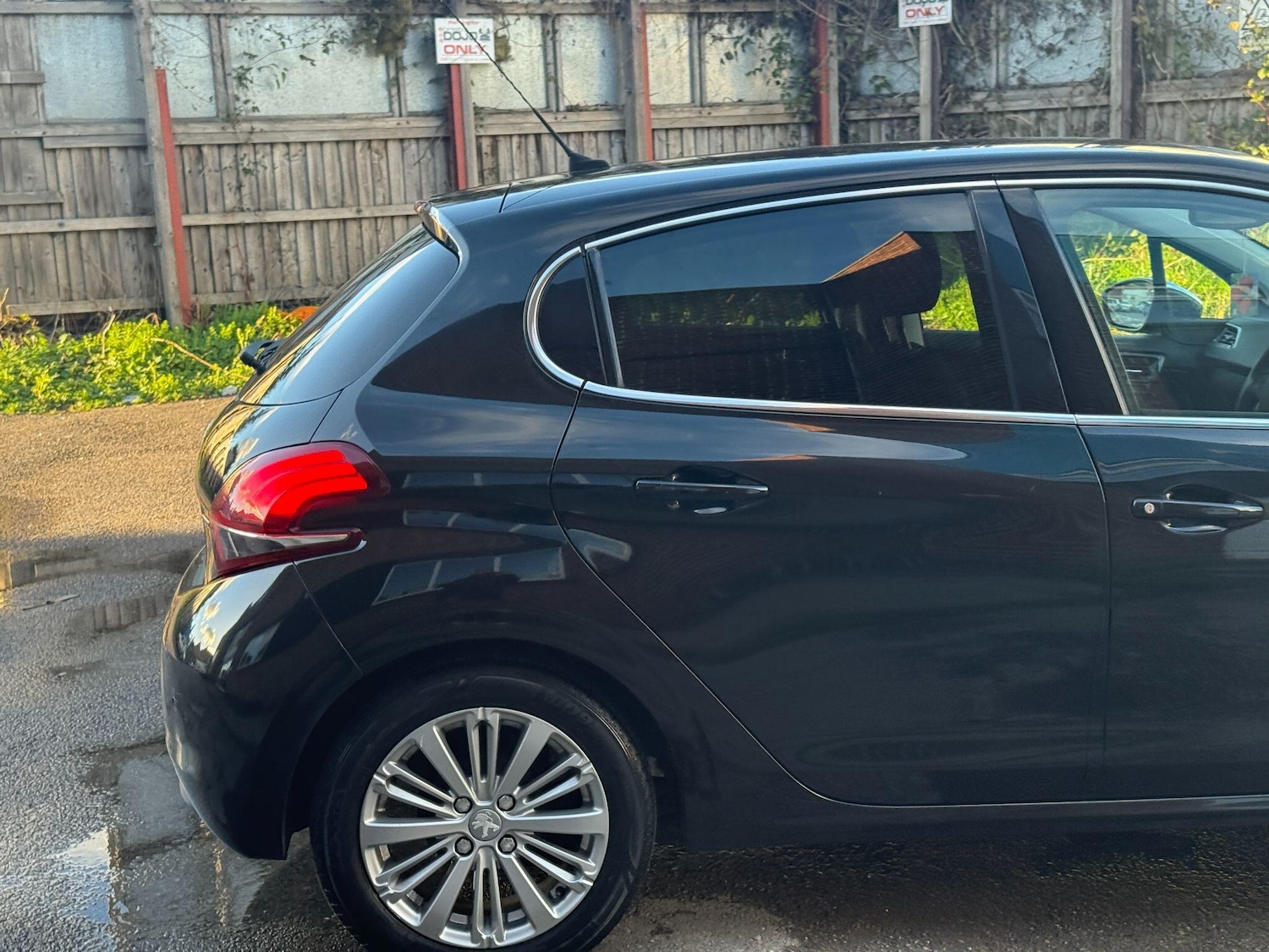 Used Peugeot 208 for sale - 76990479: Photo 62