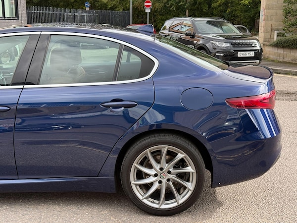 Used Alfa Romeo Giulia 2017 for sale - 76152673: Photo 42