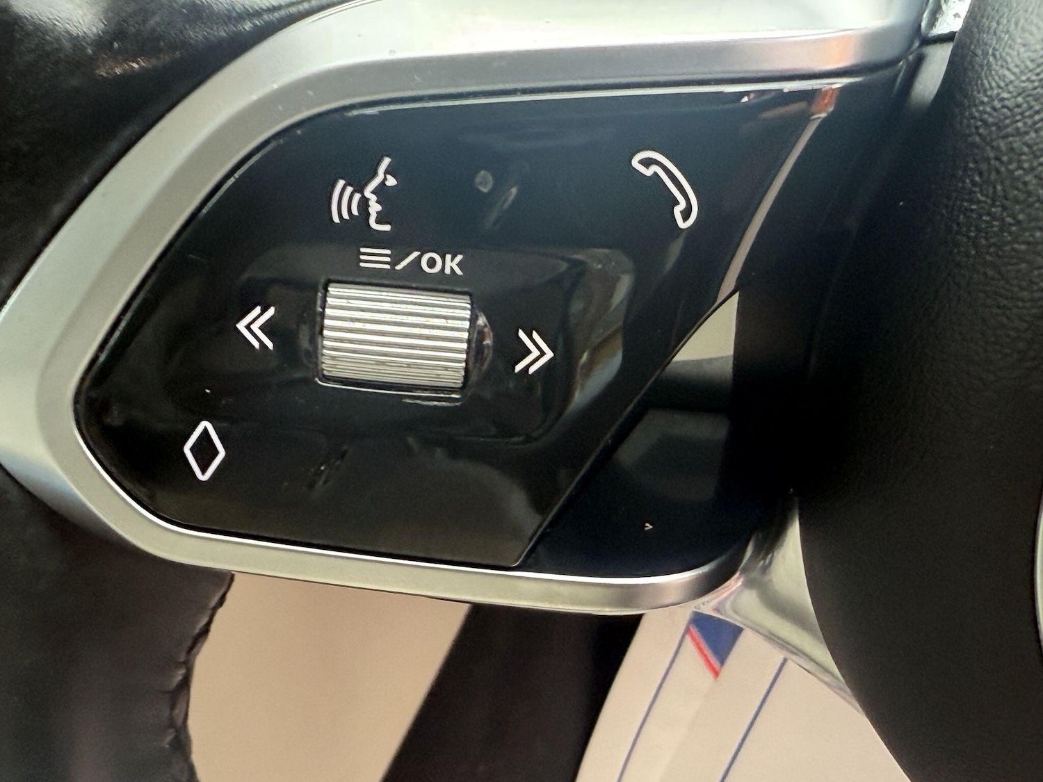 Used Jaguar XE 2020 for sale - 76389332: Photo 25