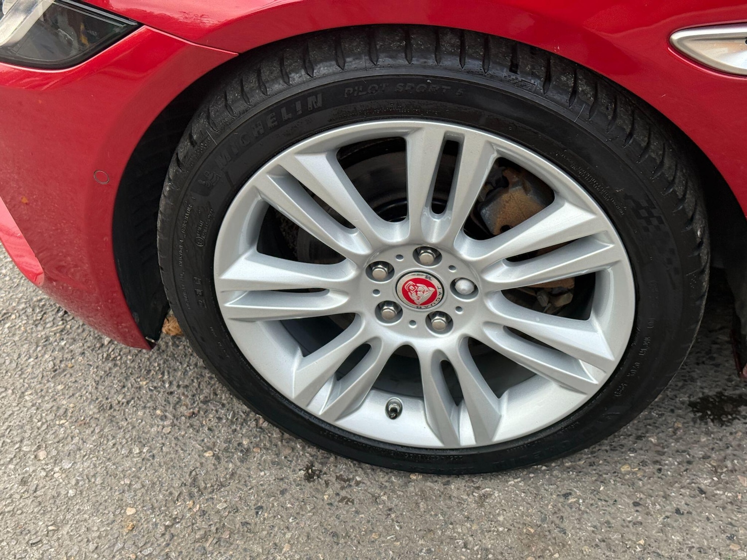 Used Jaguar XE 2020 for sale - 76389332: Photo 30