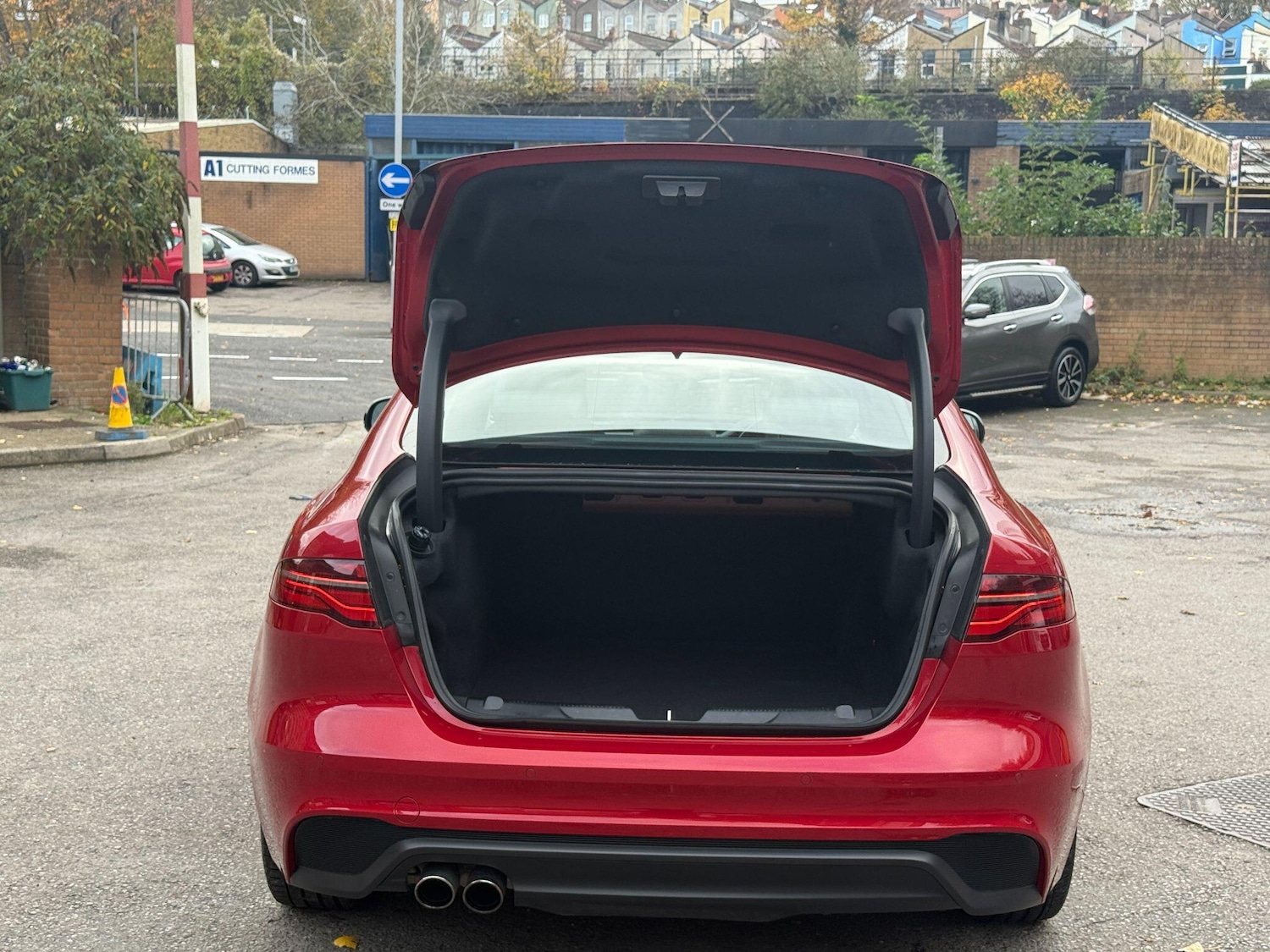 Used Jaguar XE 2020 for sale - 76389332: Photo 36