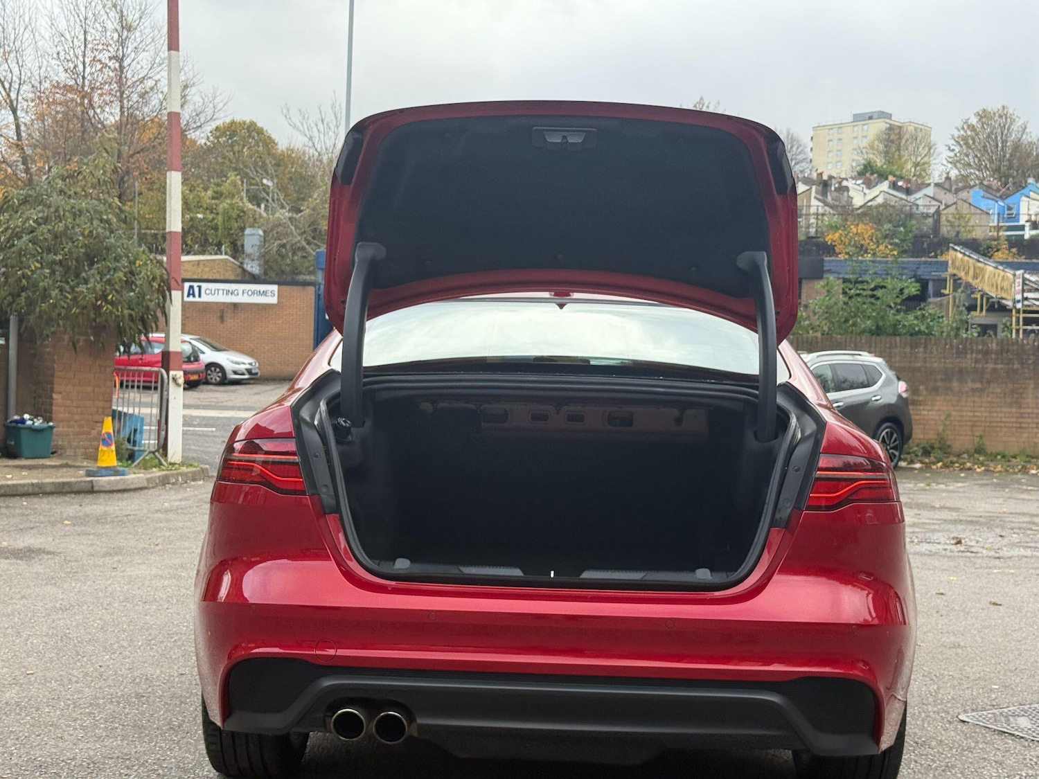 Used Jaguar XE 2020 for sale - 76389332: Photo 37