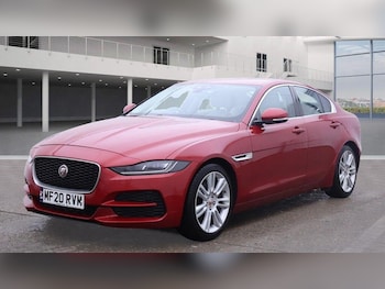 Used Jaguar XE 2020 for sale - 76389332: Photo