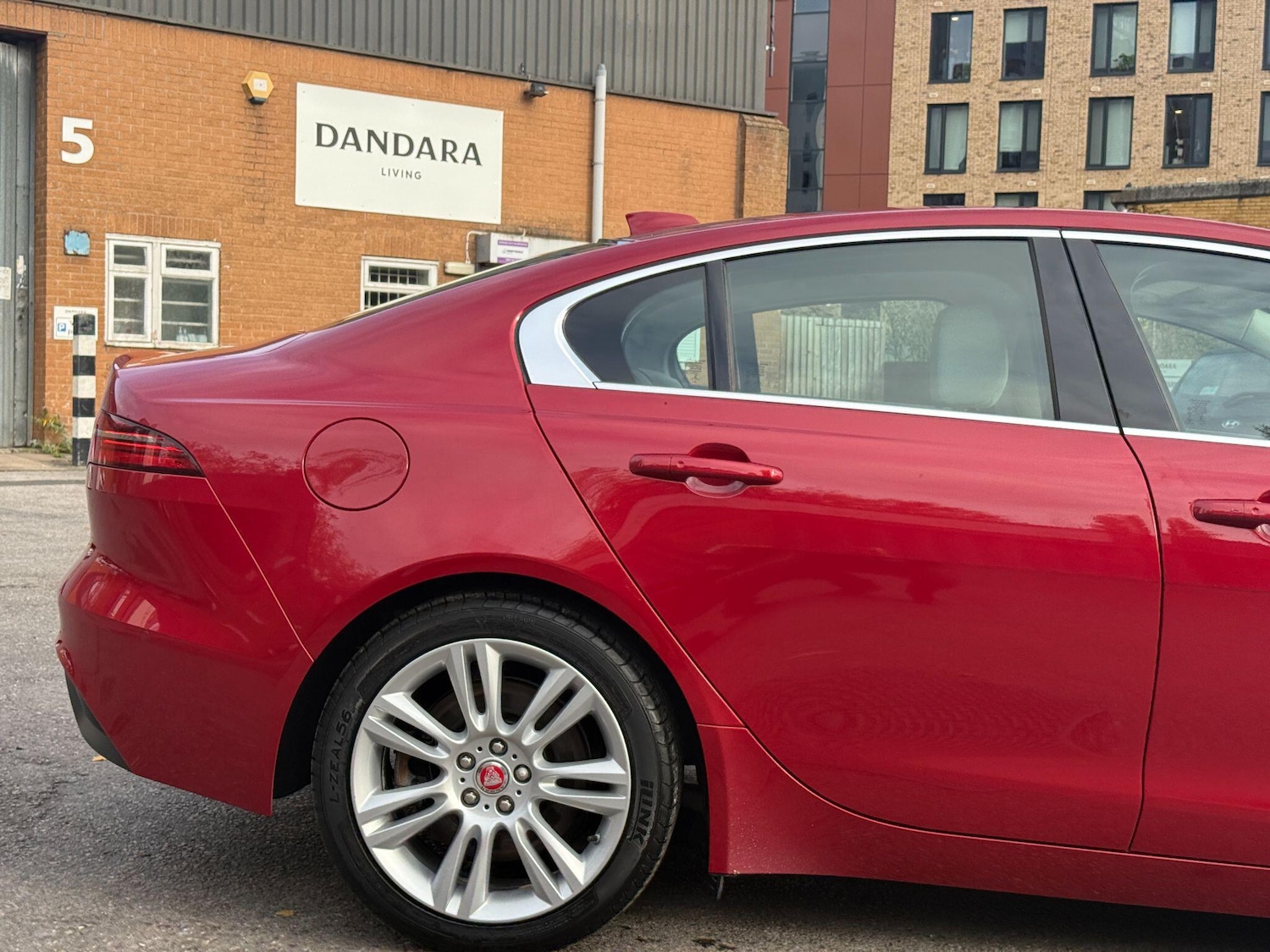 Used Jaguar XE 2020 for sale - 76389332: Photo 43