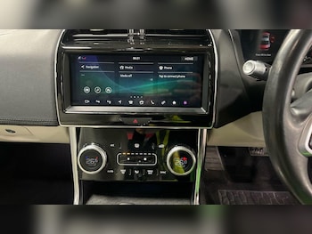 Used Jaguar XE 2020 for sale - 76389332: Photo