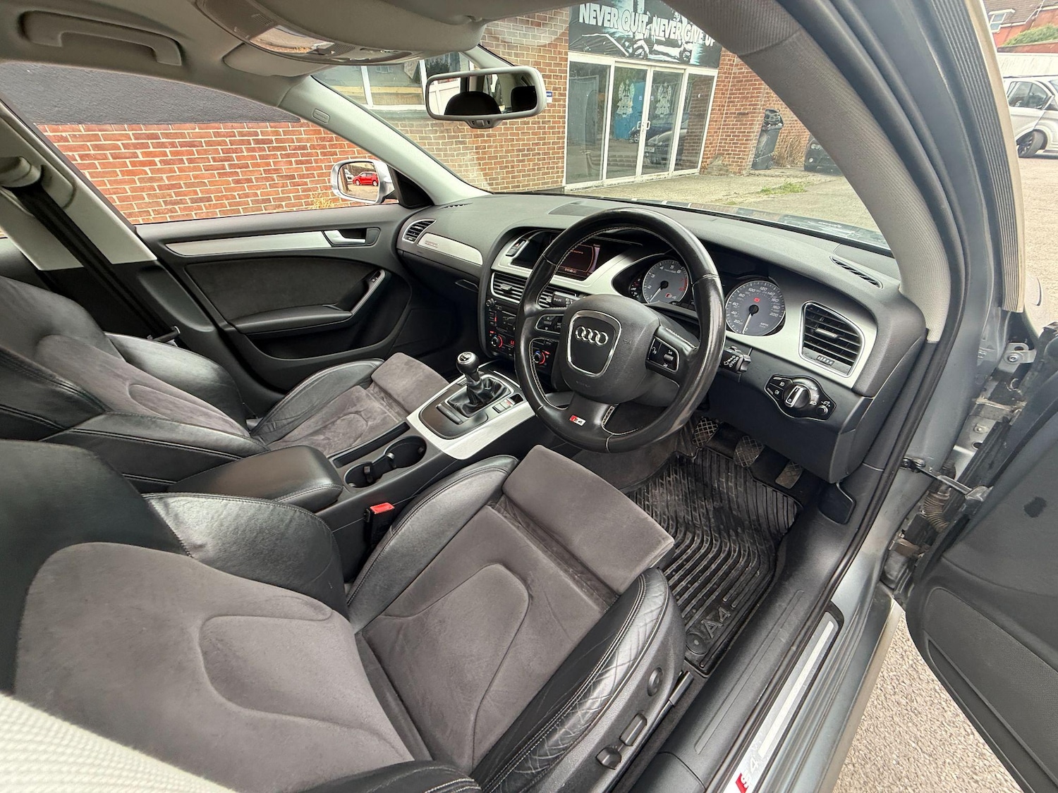 Used Audi S4 Avant 2010 for sale - 76151464: Photo 29