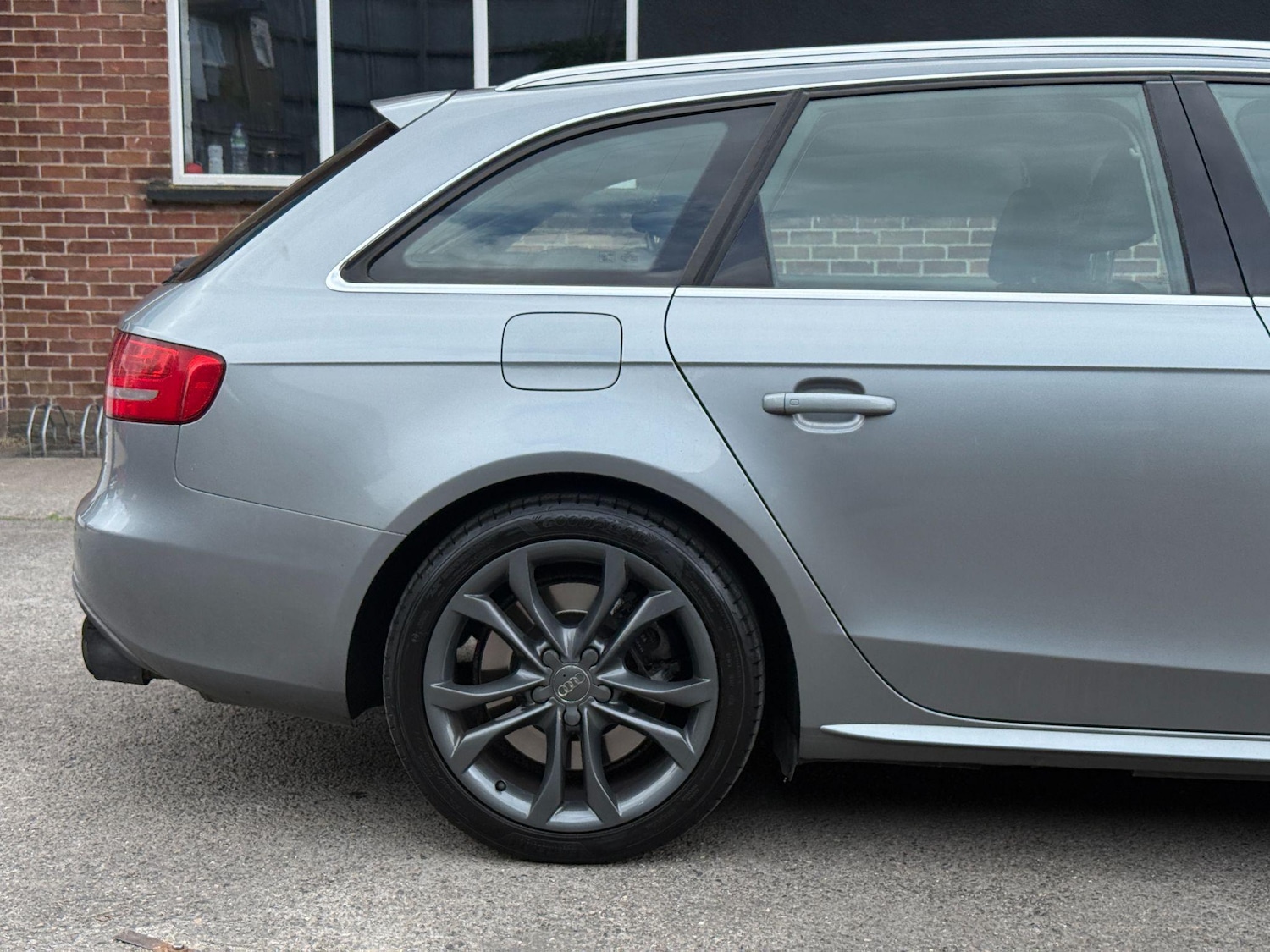 Used Audi S4 Avant 2010 for sale - 76151464: Photo 42