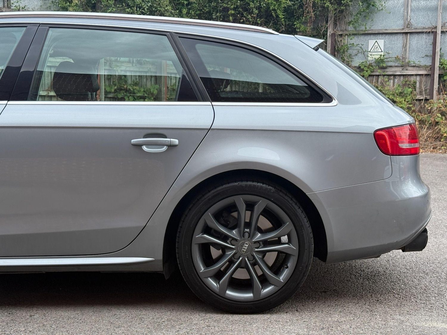 Used Audi S4 Avant 2010 for sale - 76151464: Photo 46