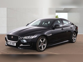 Used Jaguar XE 2019 for sale - 78771432: Photo