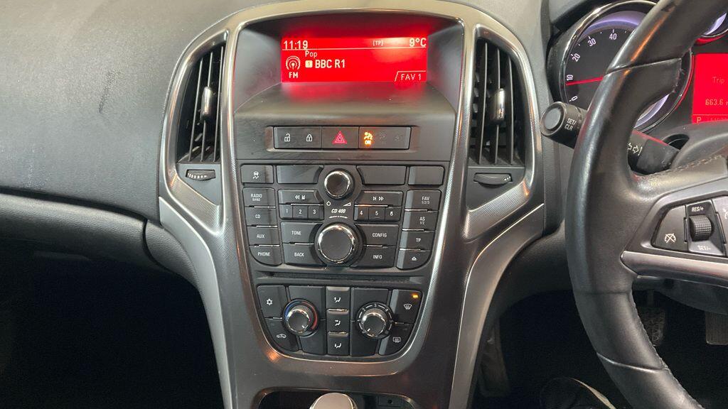 Used Vauxhall Astra for sale - 77495865: Photo 3