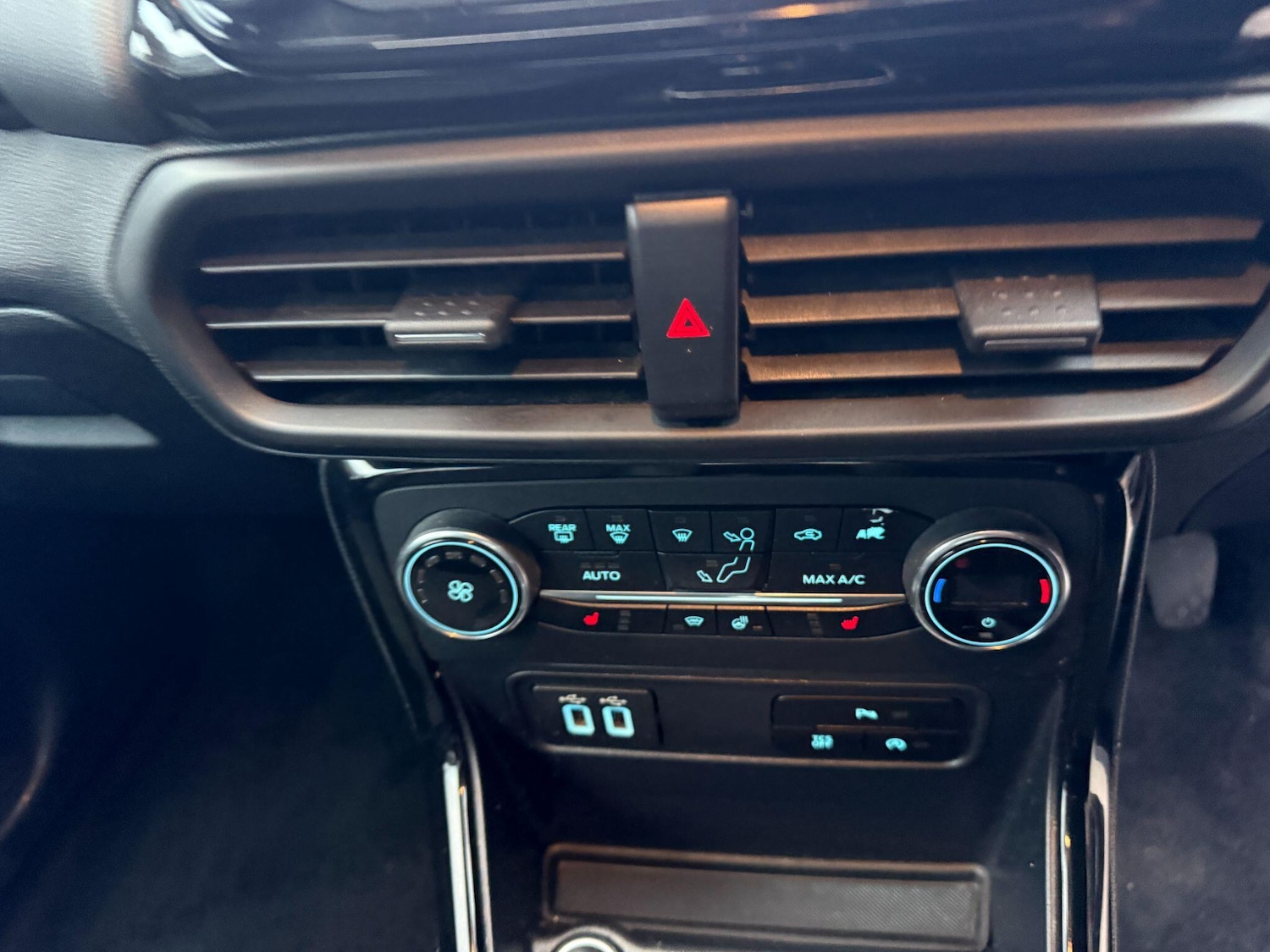 Used Ford Ecosport 2018 for sale - 76801825: Photo 48