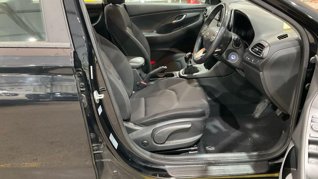 Used Hyundai i30 2017 for sale - 77120080: Photo 11