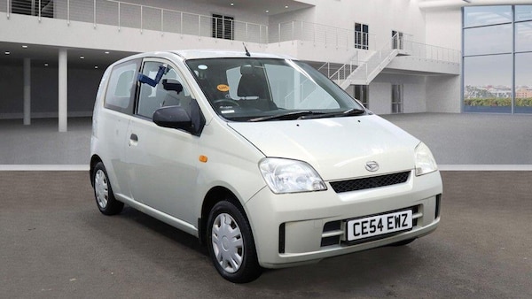 Used Daihatsu Charade 2004 for sale - 76260052: Photo 1