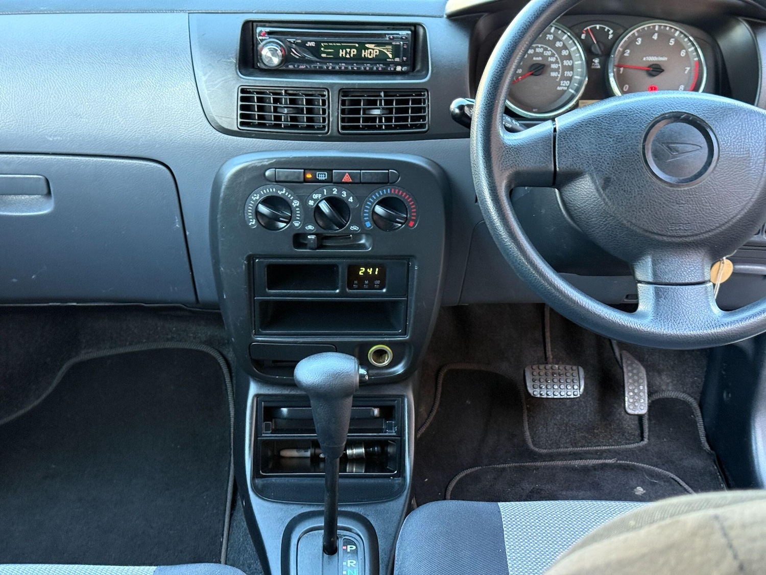 Used Daihatsu Charade 2004 for sale - 76260052: Photo 48