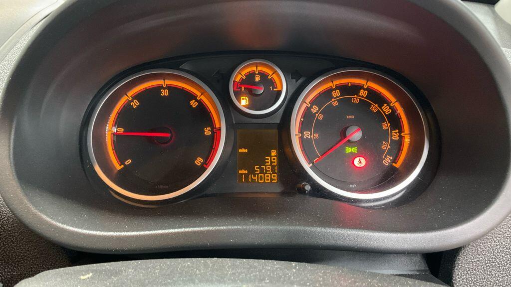 Used Vauxhall Corsa 2012 for sale - 76634019: Photo 2