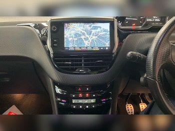 Used Peugeot 2008 2018 for sale - 76307795: Photo 2