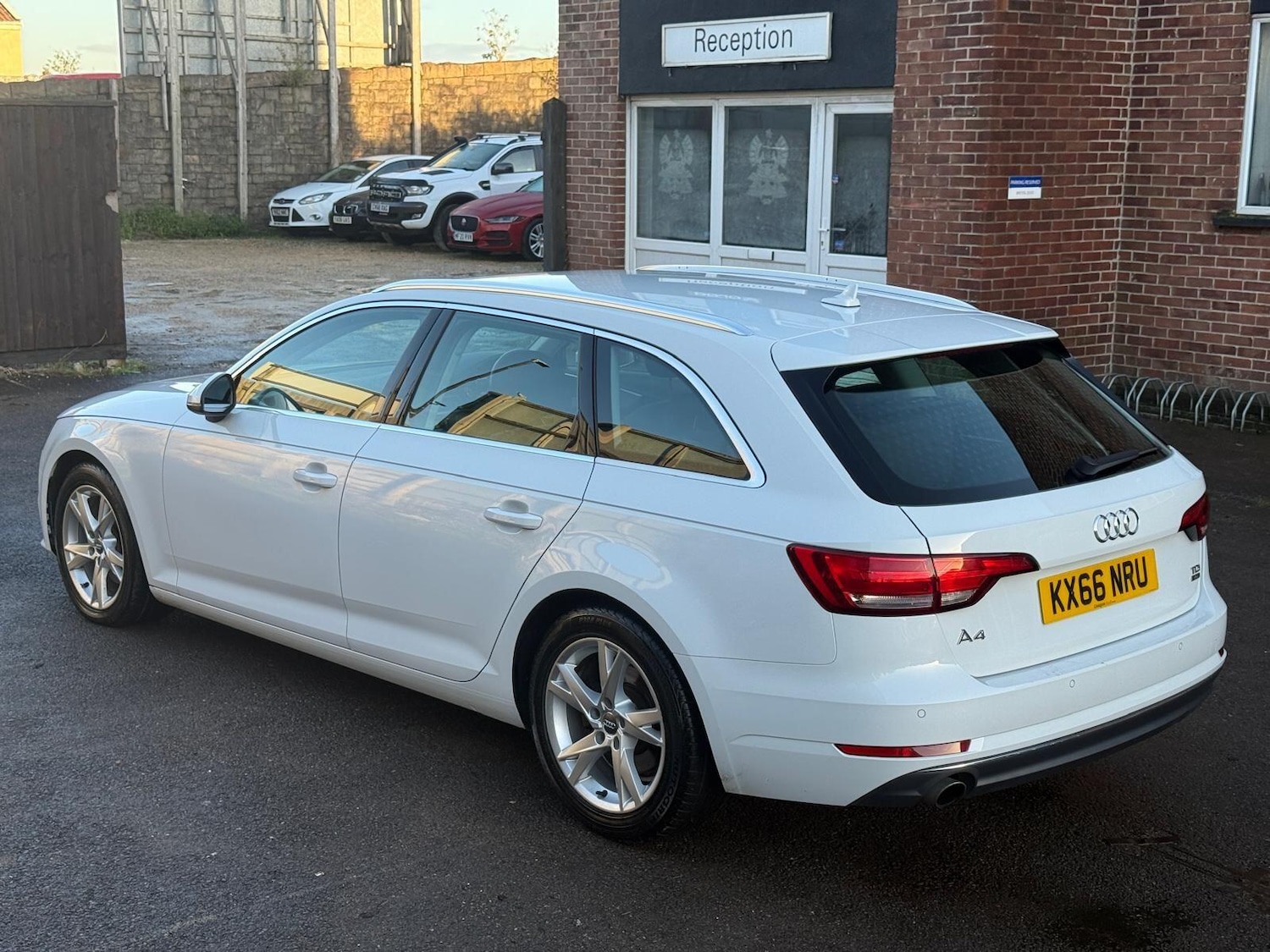 Used Audi A4 Avant 2016 for sale - 76592730: Photo 17