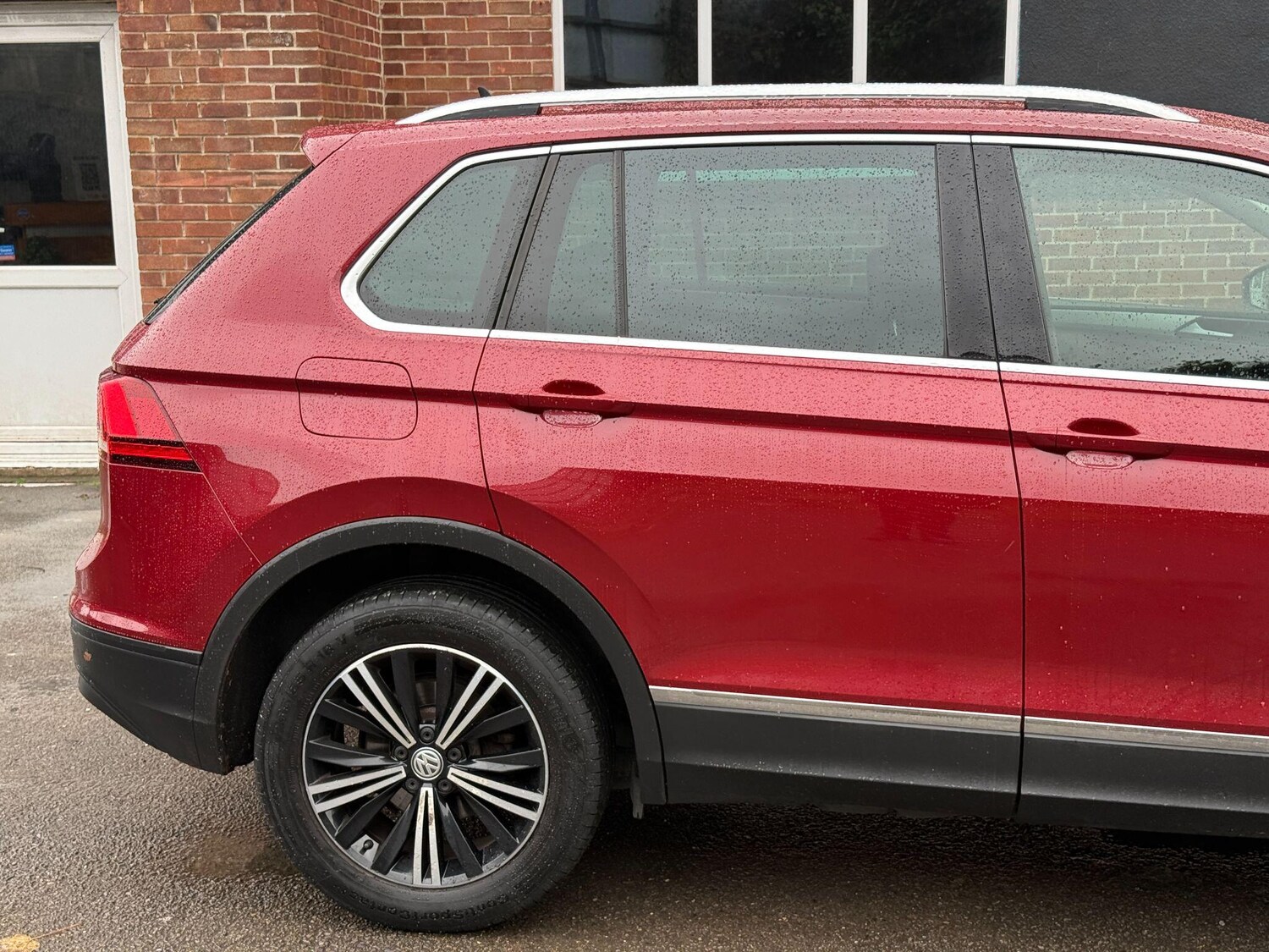Used Volkswagen Tiguan 2018 for sale - 76398852: Photo 37