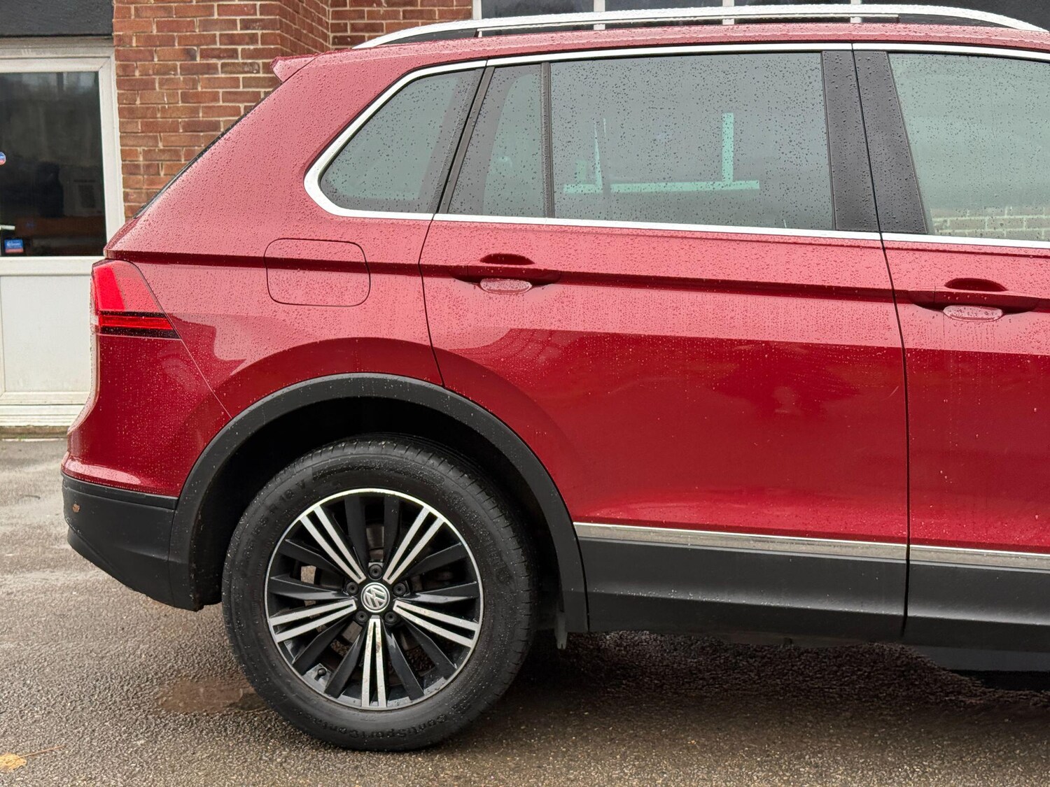 Used Volkswagen Tiguan 2018 for sale - 76398852: Photo 38