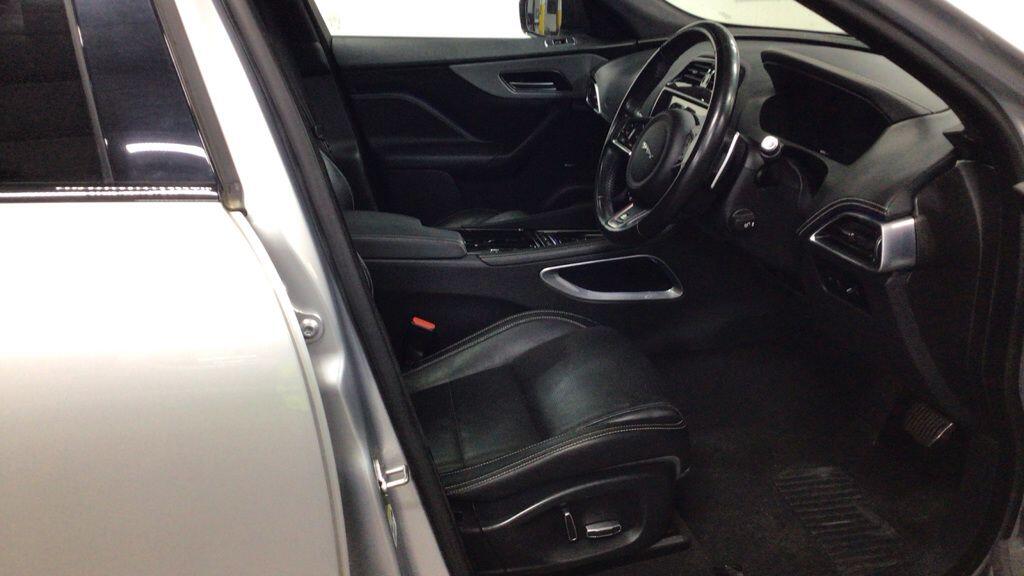 Used Jaguar F-Pace 2019 for sale - 76612805: Photo 9