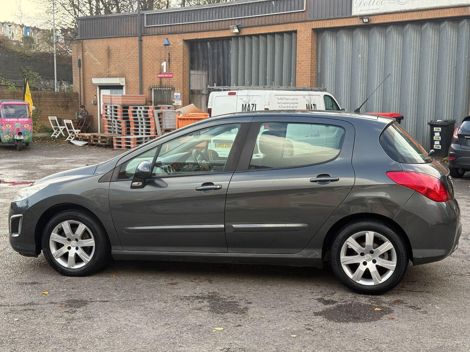 Used Peugeot 308 2013 for sale - 76572121: Photo 23
