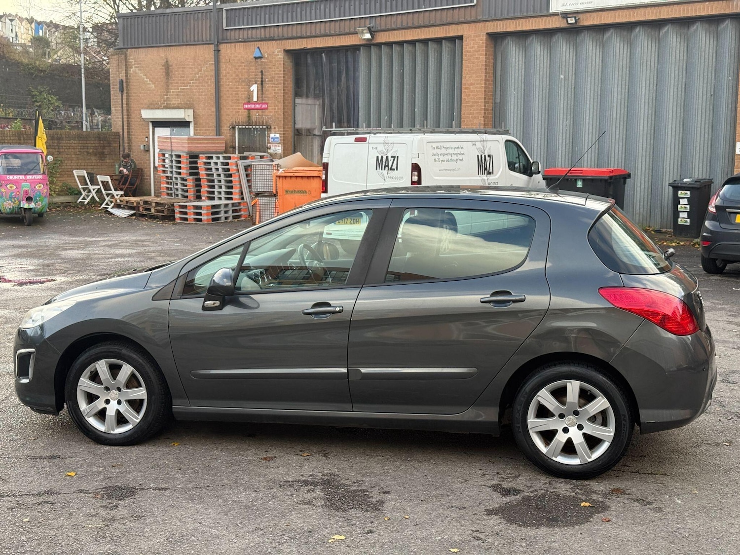 Used Peugeot 308 2013 for sale - 76572121: Photo 24