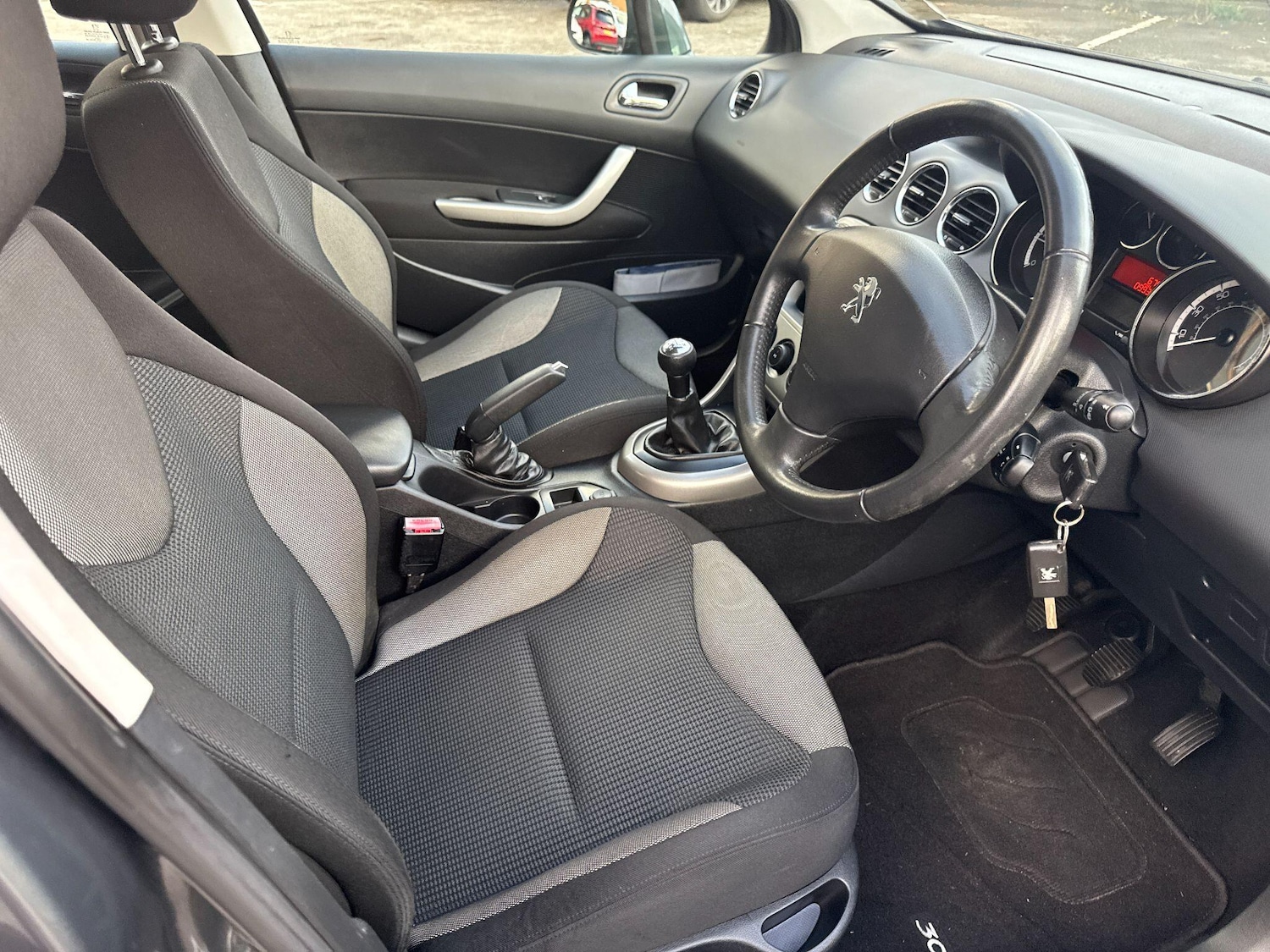 Used Peugeot 308 2013 for sale - 76572121: Photo 45