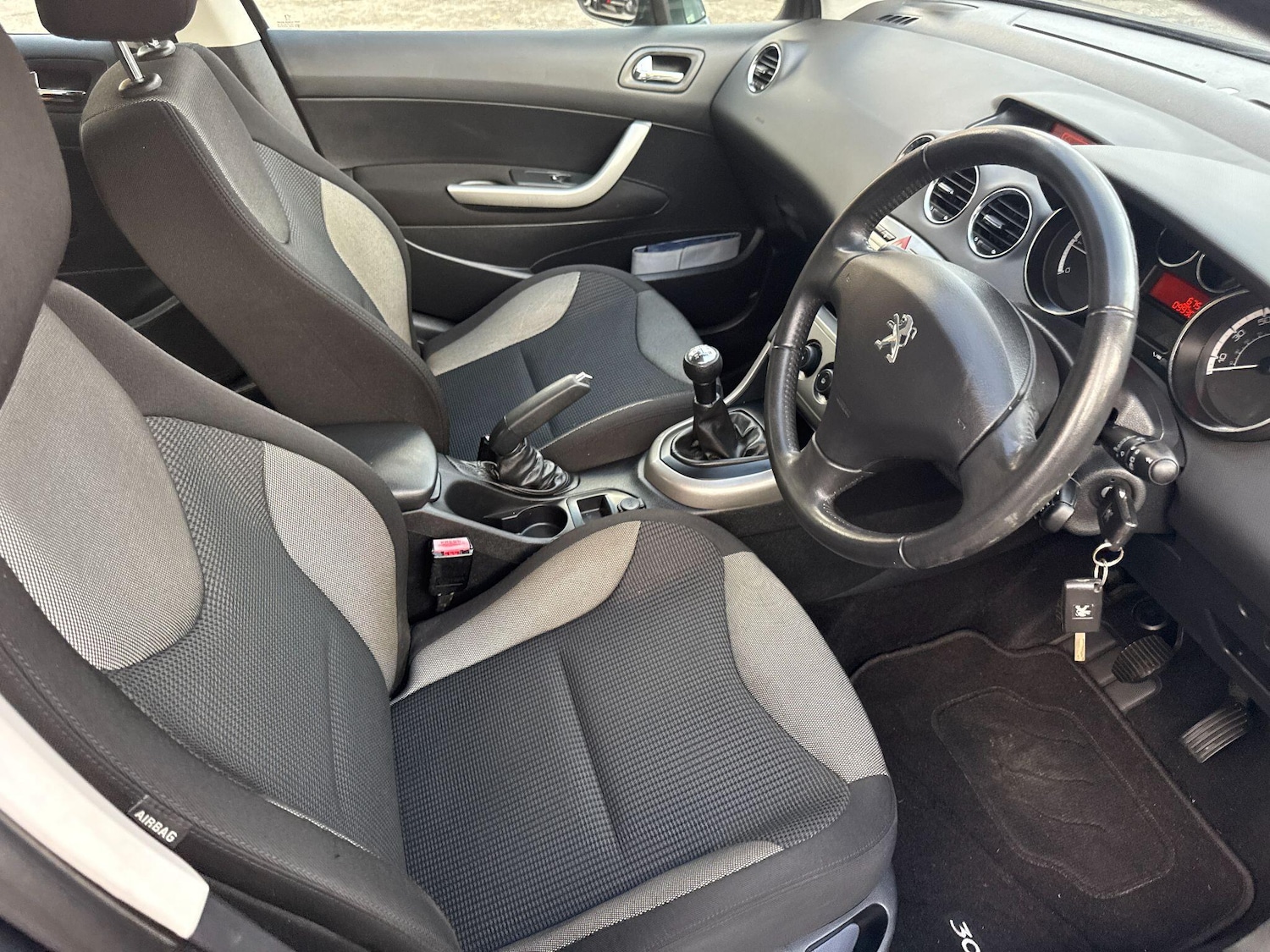 Used Peugeot 308 2013 for sale - 76572121: Photo 46