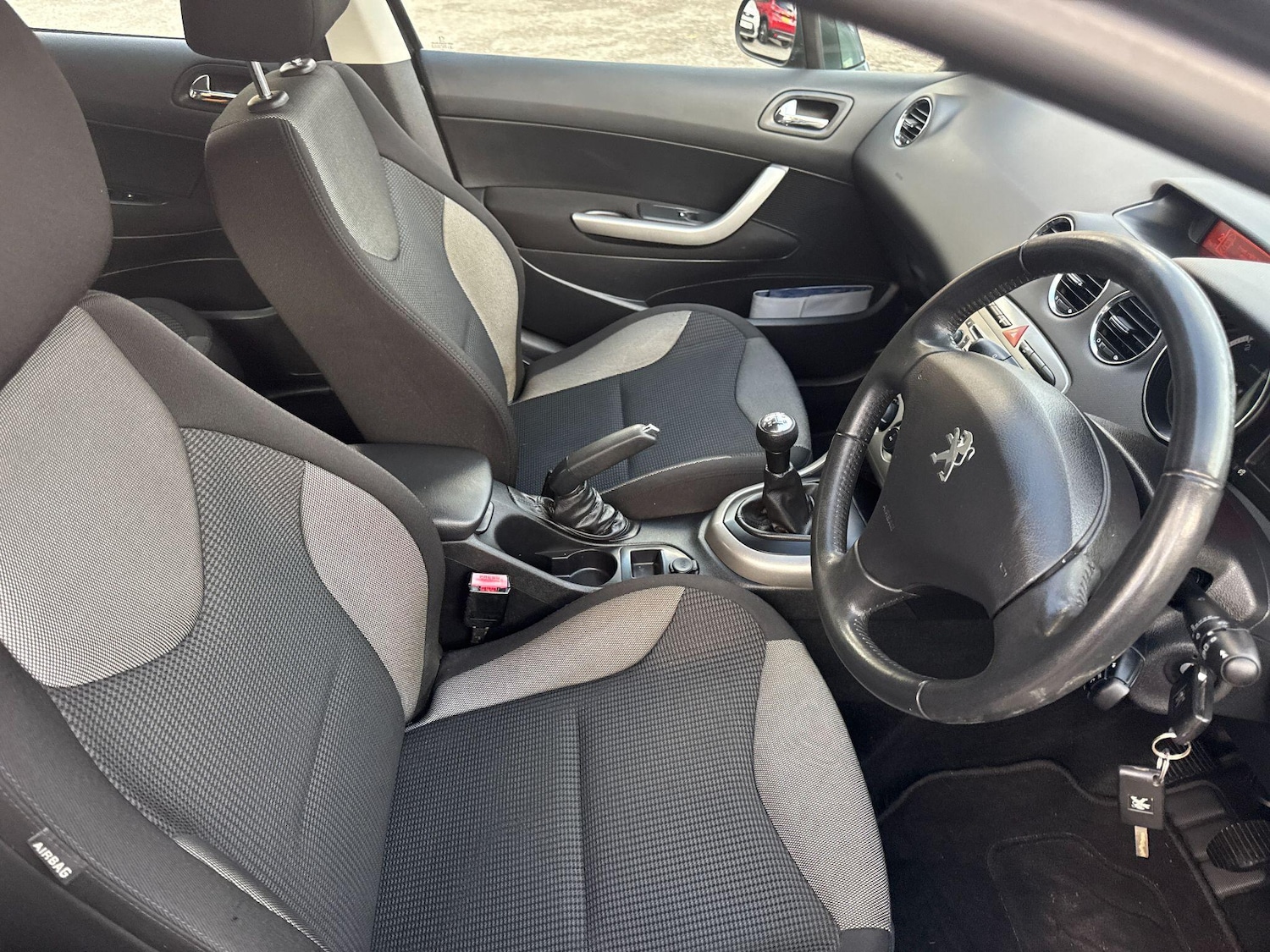 Used Peugeot 308 2013 for sale - 76572121: Photo 48