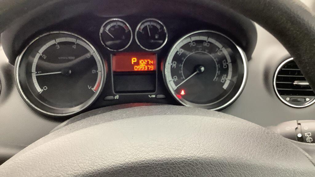 Used Peugeot 308 2010 for sale - 76473645: Photo 2