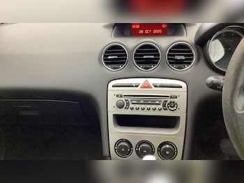 Used Peugeot 308 2010 for sale - 76473645: Photo