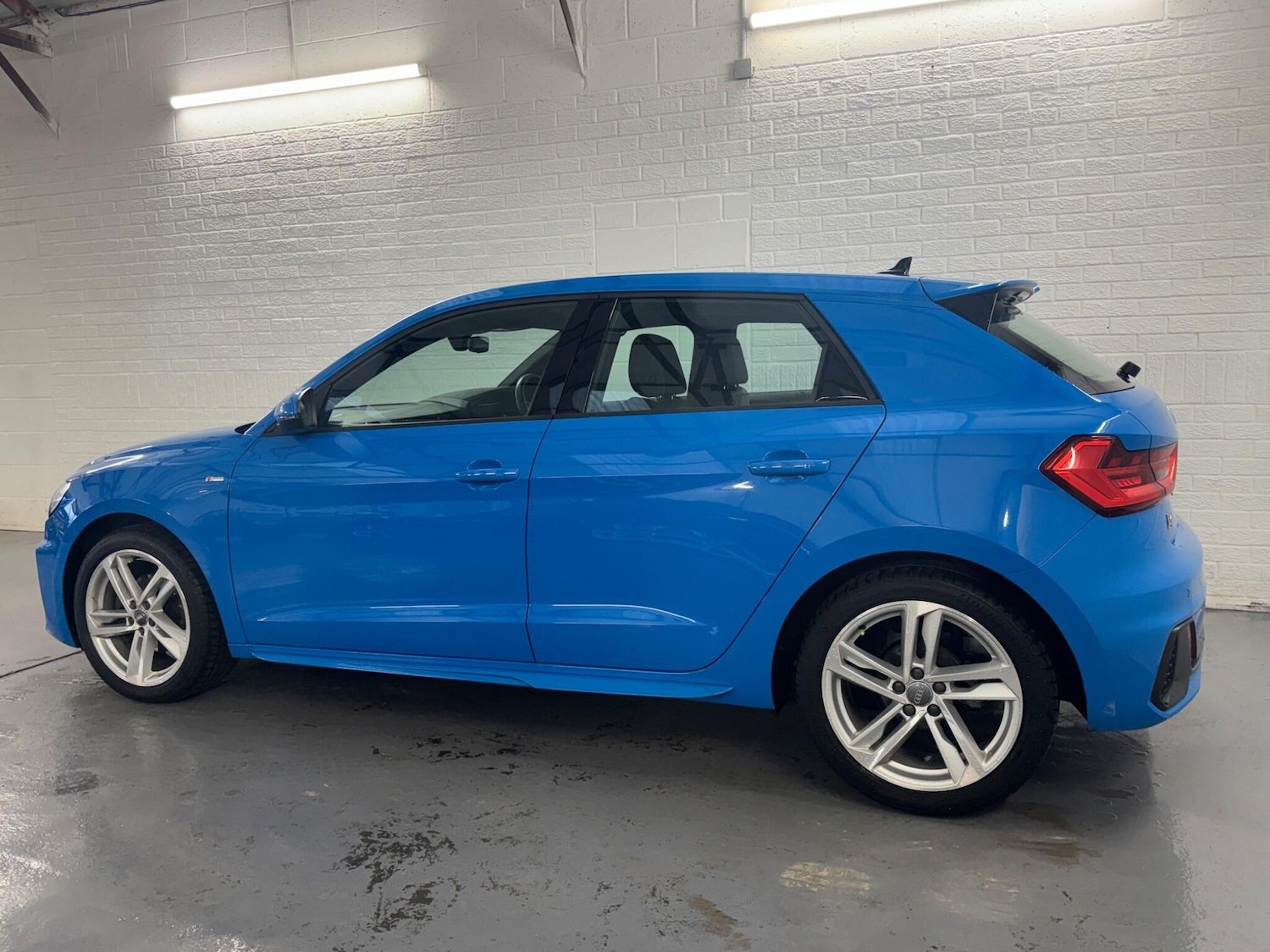 Used Audi A1 for sale - 77646898: Photo 2