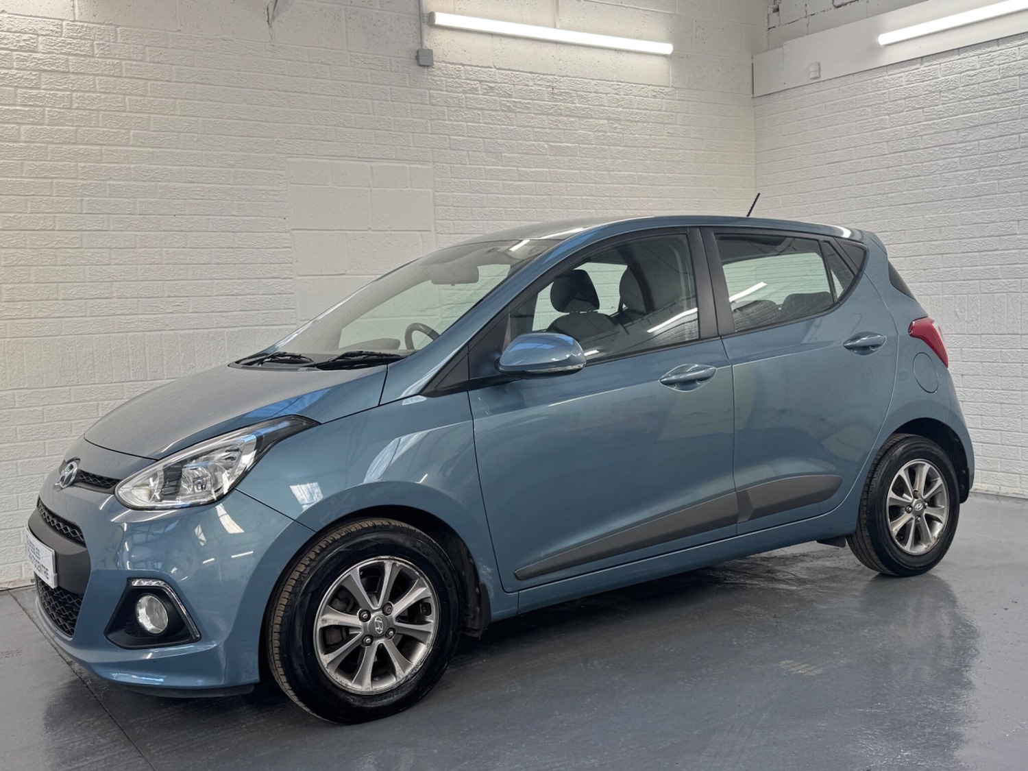 Used Hyundai i10 2017 for sale - 76592167: Photo 3