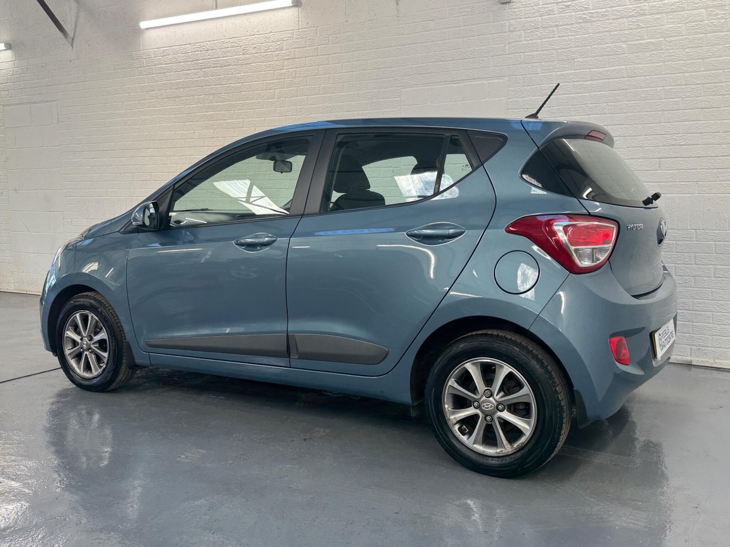 Used Hyundai i10 2017 for sale - 76592167: Photo 4