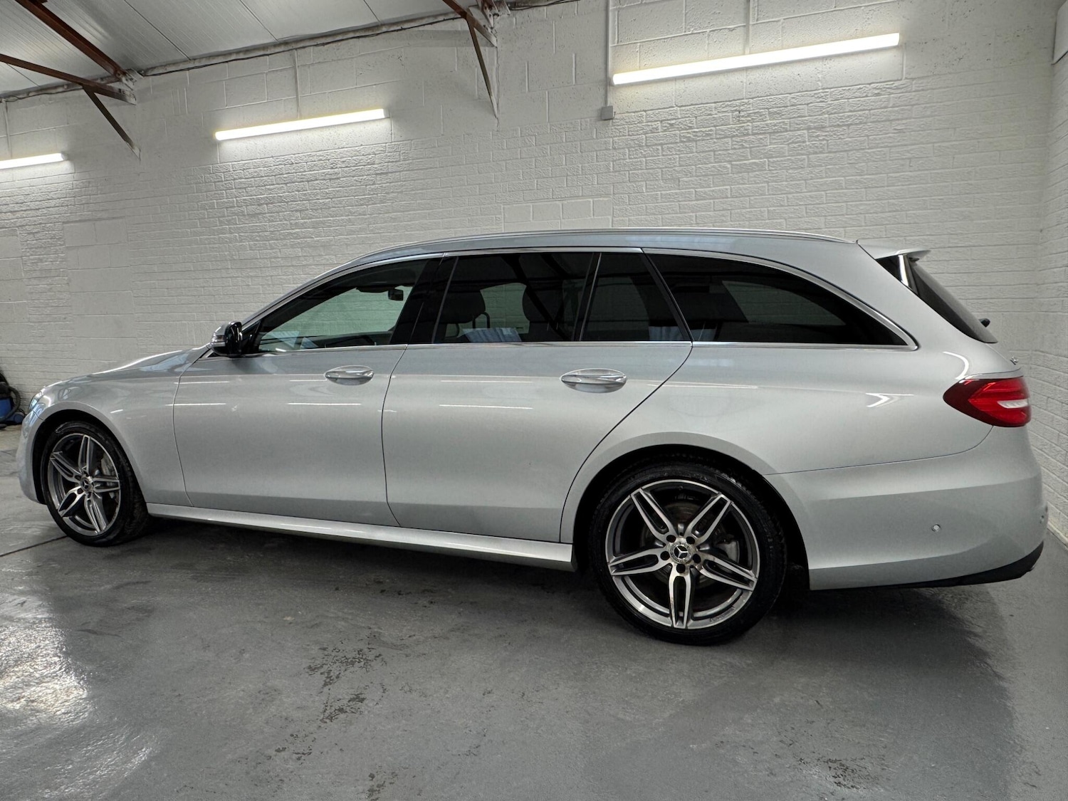 Used Mercedes-Benz E Class 2019 for sale - 77376171: Photo 3